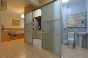 master and dressing room
