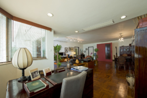 Liveng room (office side)-web