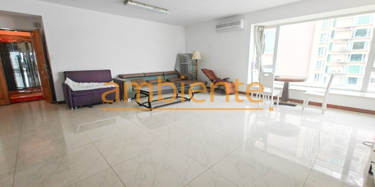 Family Home in Pearl on the Lough for Rent海明灣畔