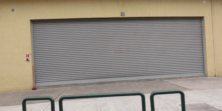 Beco da Ilha Verde (Green Island Alley)Pou Wa Industrial Ground Floor Shop for Rent寶華工貿大廈地鋪出租